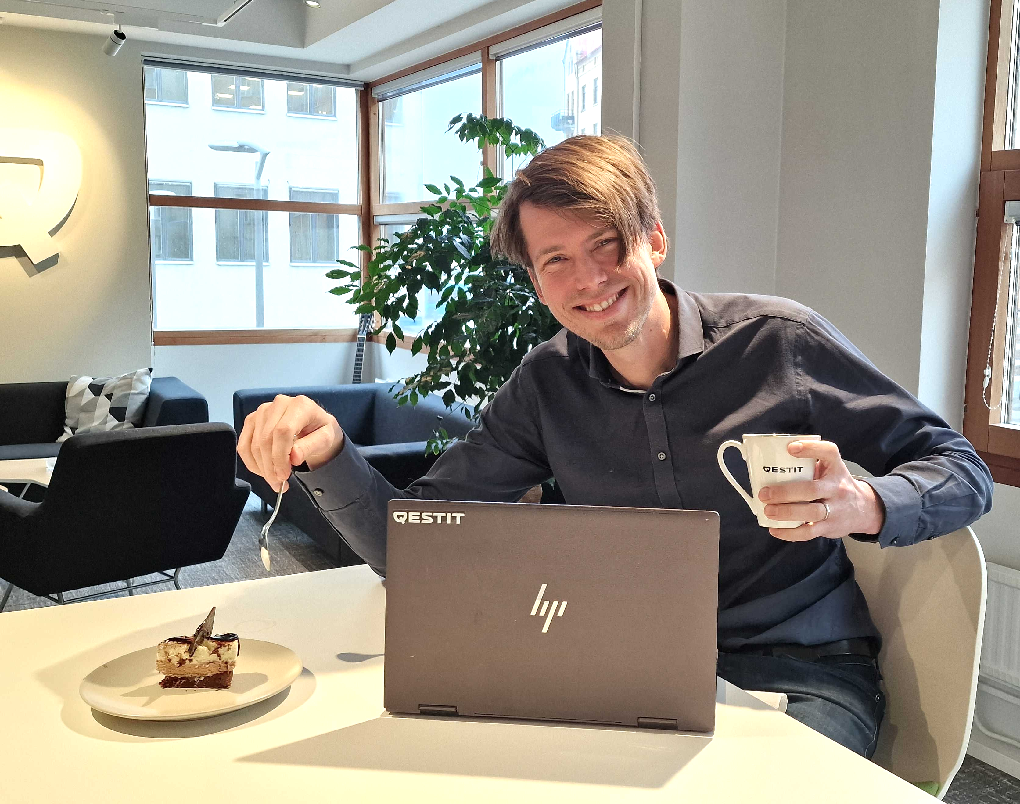 PH_Emp_SE_Staffan doing swedish fika